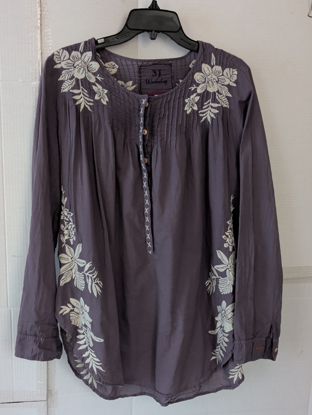 Johnny Was  Purple Embroidered Floral Peasant Blouse SZ Med Lightweight Boho